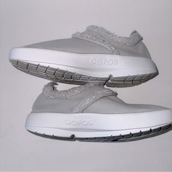 OOFOS womens 7 oocoozie low shoe in light gray SOFT stretchy fleece Arch support - Picture 5 of 14